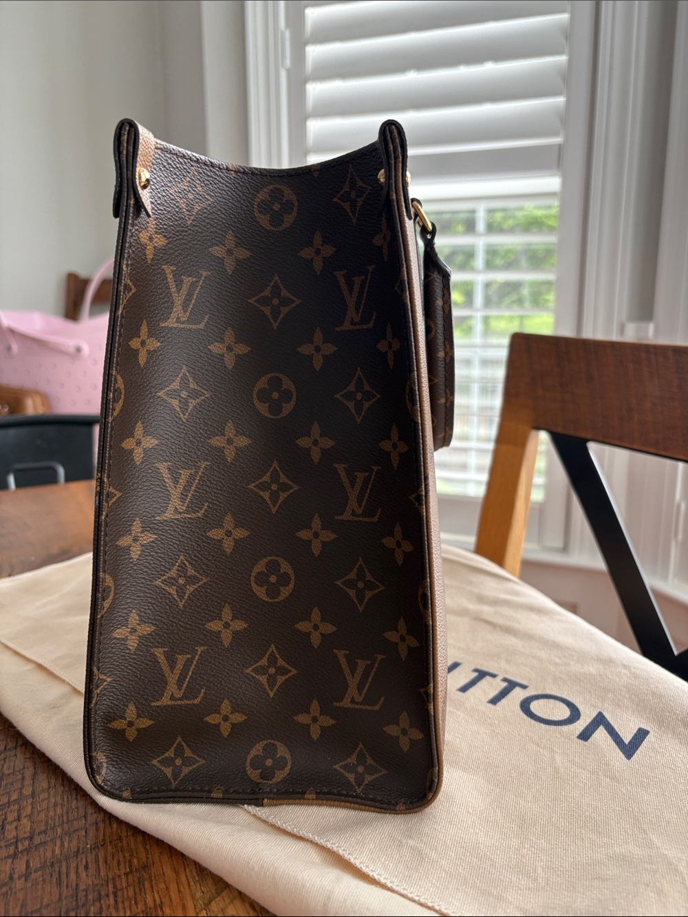 Louis Vuitton Reverse Monogram On The Go Tote MM- Brown/Gold Monogram. - Picture 2 of 9